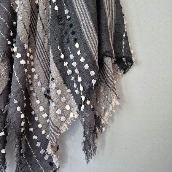 Demdaco Black White Fringe Lightweight Pullover Poncho Womens One Size - Picture 8 of 9